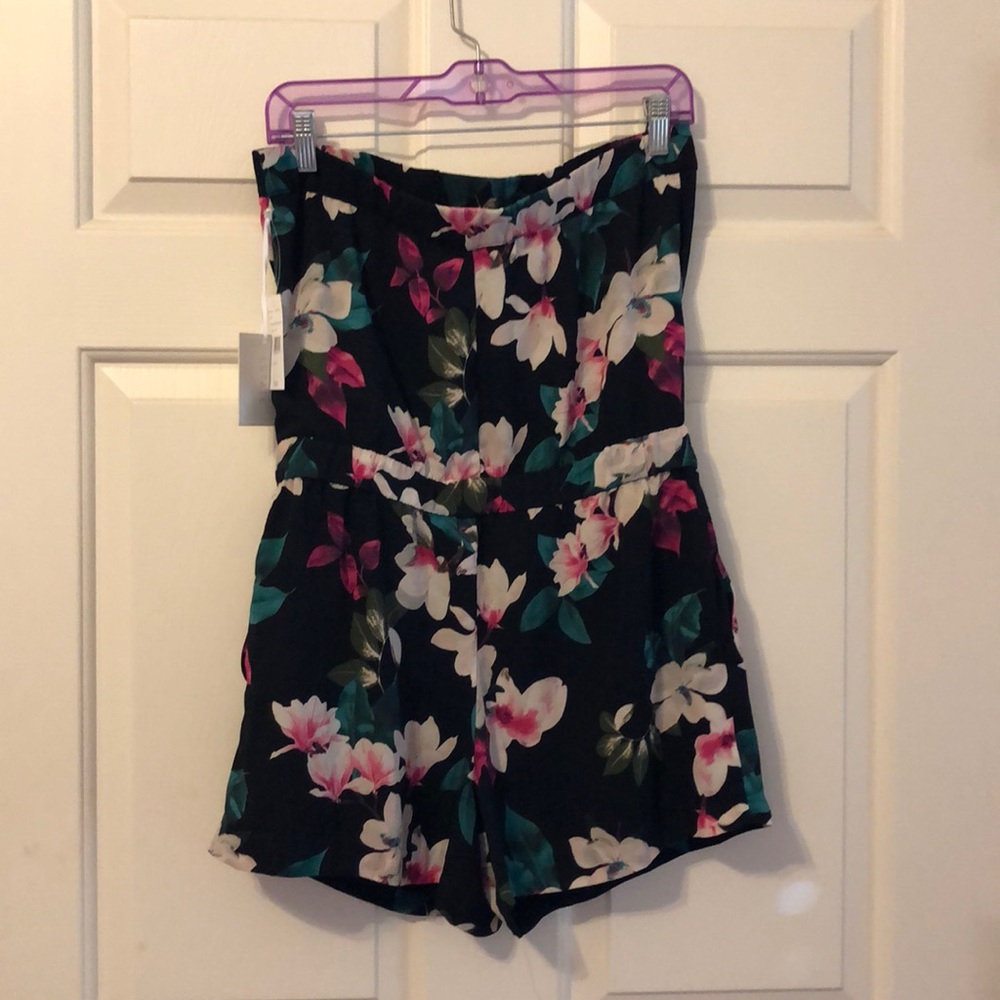 🎉HP🎉{1. State} Floral romper - Picture 4 of 4